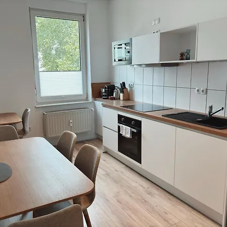 Apartment Hozo 9 - Wifi, Balcony, 2 Sleeping Rooms, Up To 6 Persons, Train Station *