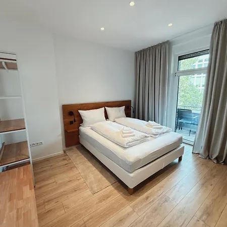 Hozo 9 - Designer Apartment, Near Station, Parking