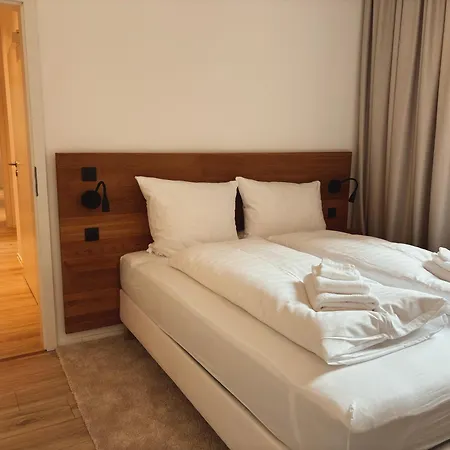 Apartment Hozo 9 - Wifi, Balcony, 2 Sleeping Rooms, Up To 6 Persons, Train Station *