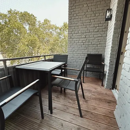 Apartment Hozo 9 - Wifi, Balcony, 2 Sleeping Rooms, Up To 6 Persons, Train Station