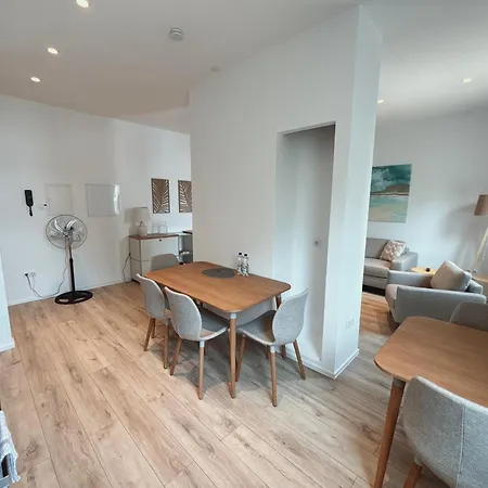 Hozo 9 - Wifi, Balcony, 2 Sleeping Rooms, Up To 6 Persons, Train Station Koblenz (Rhineland-Palatinate)